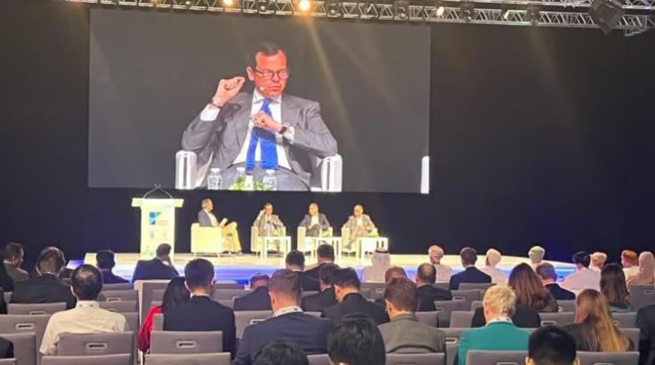 افتتاح مؤتمر المطارات العالمية في مسقط بمشاركة سعودية