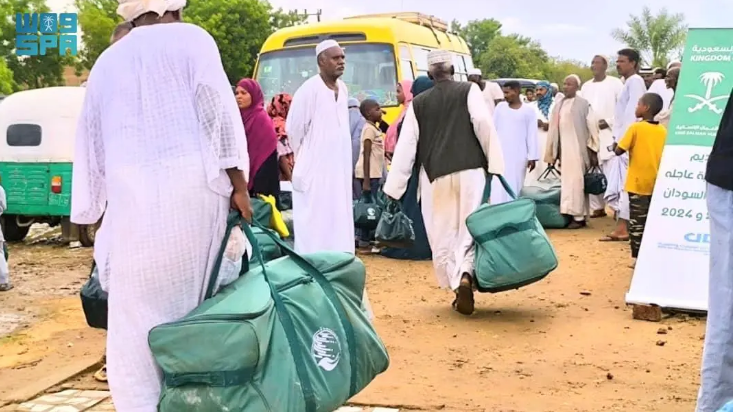 مركز الملك سلمان للإغاثة يوزع 278 حقيبة إيوائية في السودان