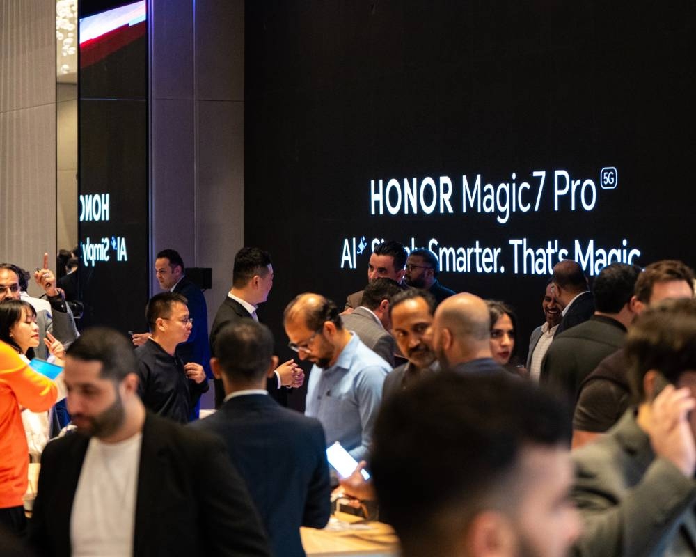 شركة-honor-تُطلق-magic7-pro-في-الشرق-الأوسط-وشمال-أفريقيا.-المستقبل-هُنا-مع-ميزات-الذكاء-الاصطناعي-وأحدث-الابتكارات-في-عالم-الهواتف-الذكية