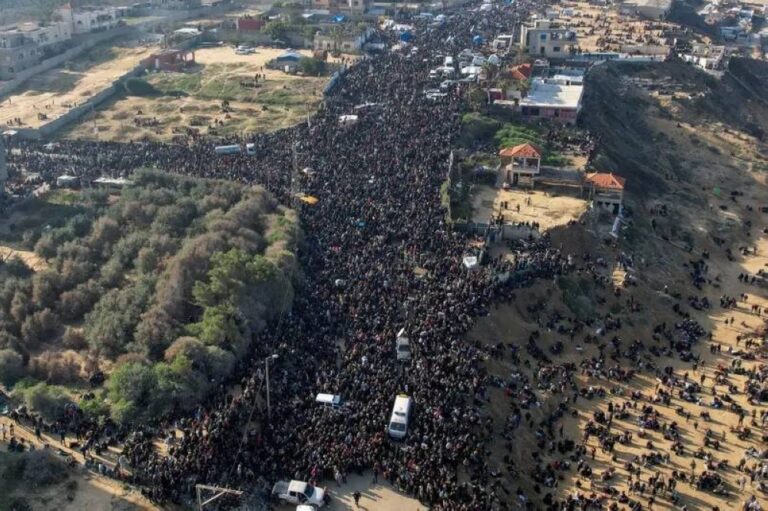 انفراج-أزمة-«يهود»-يعيد-النازحين-الفلسطينيين-إلى-شمال-غزة