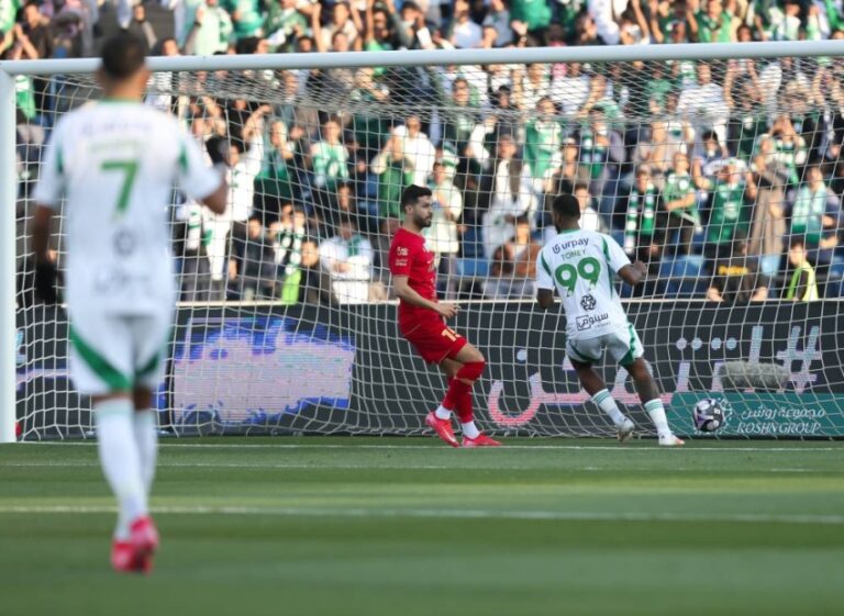 دوري-روشن:-فوز-الأهلي-يفوز-على-ضمك-(2-–-0)