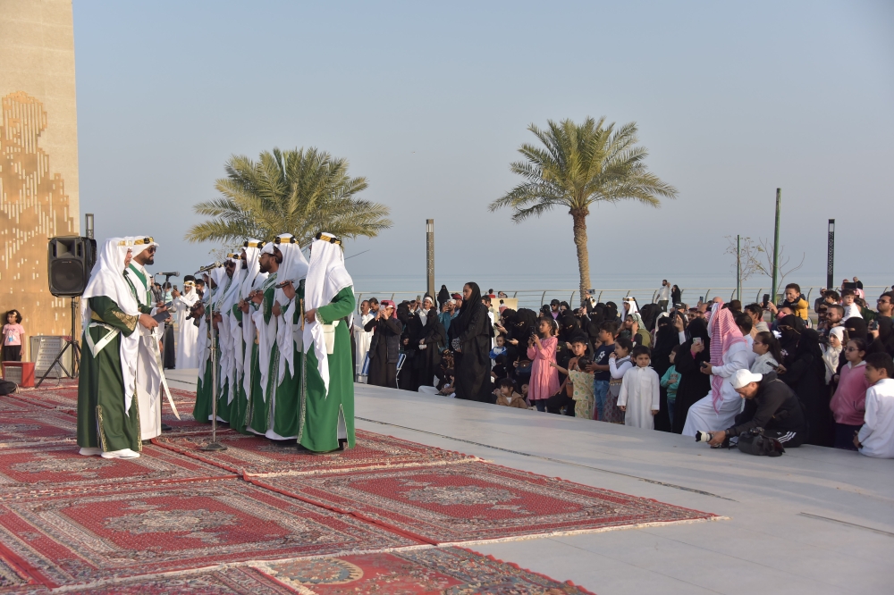 فيديو-|-العرضة-السعودية-بالخبر.-استعراض-للتاريخ-في-يوم-التأسيس