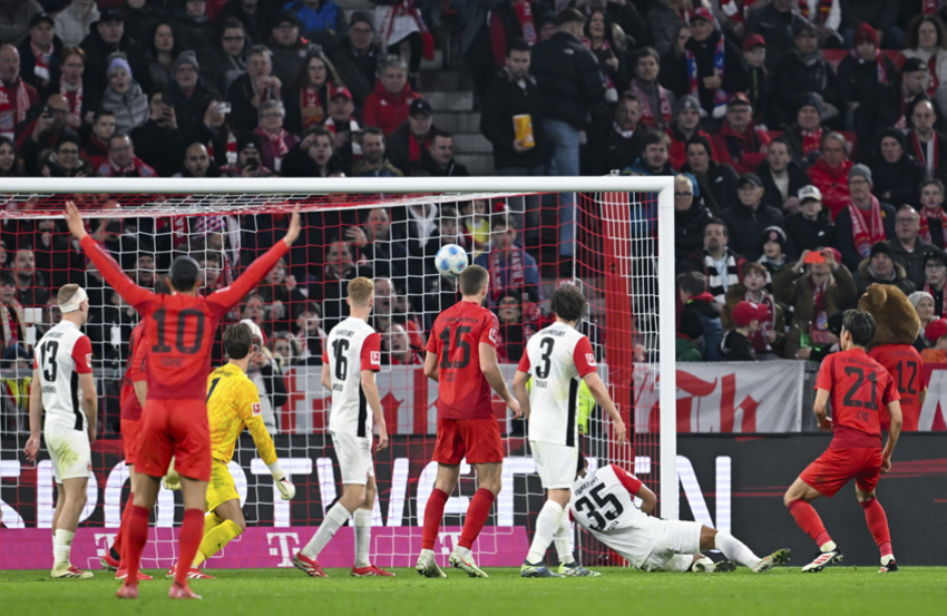 الدوري-الألماني.-بايرن-ميونخ-يفوز-على-آينتراخت-فرانكفورت-برباعية-ويحافظ-على-الصدارة