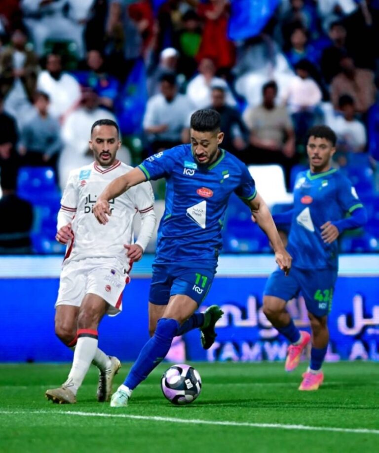 دوري-روشن:-الفتح-يصالح-جماهيره-ويكرم-الرائد-بثلاثية